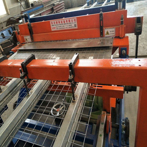 Round Bar Pressure Roller CNC Spot Welding Machine 2000mm Mesh Width