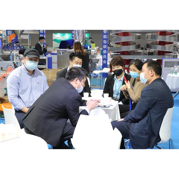 6000 bph 4 Head Bottle Liquid Detergent Filling Machine for Customer Requirements FKF815