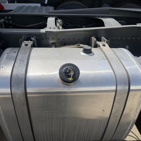 Single Row Seat Used Howo Diesel Sinotruk Tractor Truck Heavy Truck Tractor Unit 6x4