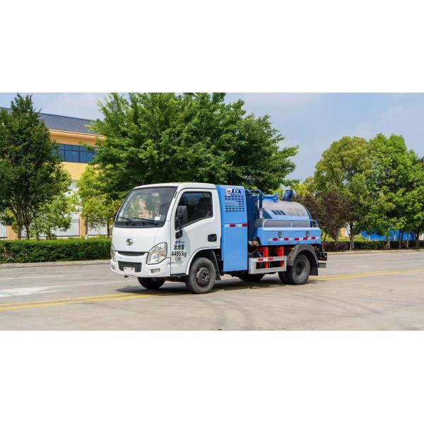 Small Diesel Sanitation Cleaning Truck 4x2 Urban And Rural Street Suction Truck