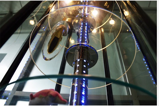 Generous Rotary Acrylic Display Showcase Mobile Lighting 53 * 53 * 100 Size Custom Color