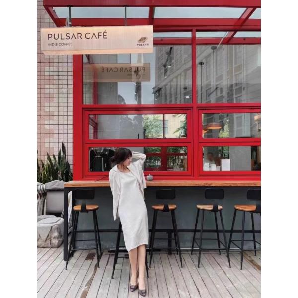 Deep-Reveal Folding Window Architecture Emphasizing Desert Landscape Drama and Thermal Mass Performance