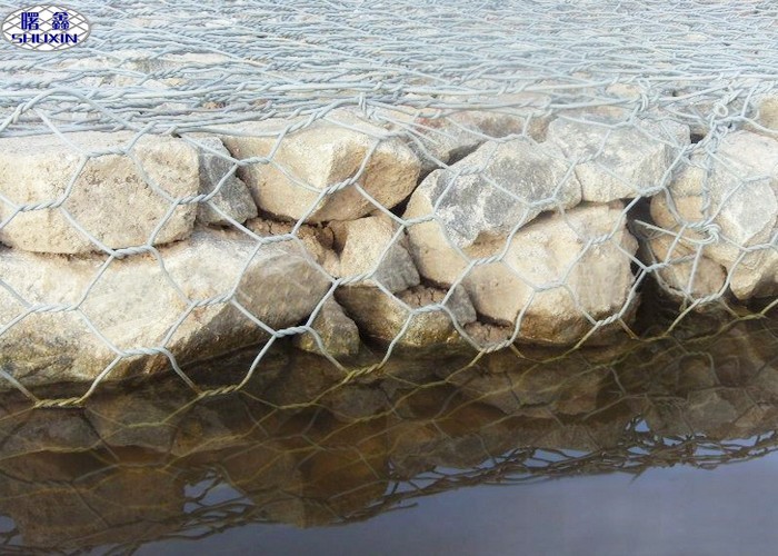 China Heavy Stone Gabion Retaining Wall Galvanized Hexagonal Feature Eco - Friendly wholesale