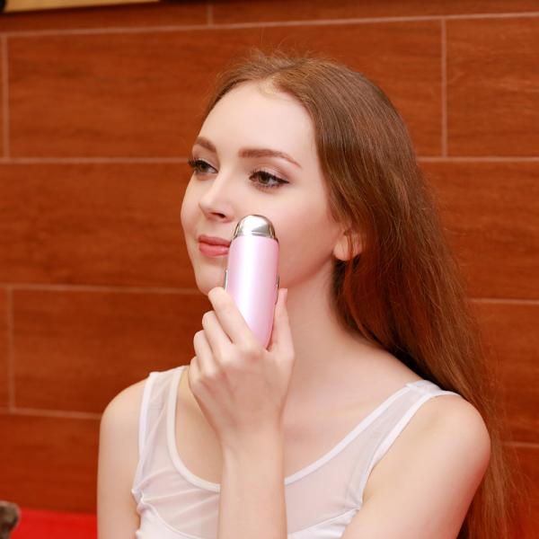 Rechargeable Vibrating Nano Facial Mister Hydrating / Massage Function