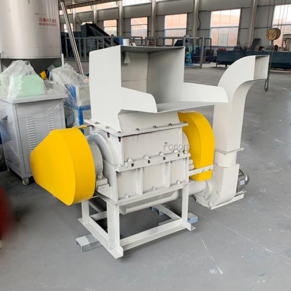 65Mn2Si Blades Material PET Bottle Crushing Machine With 2500kg/H Production Capacity