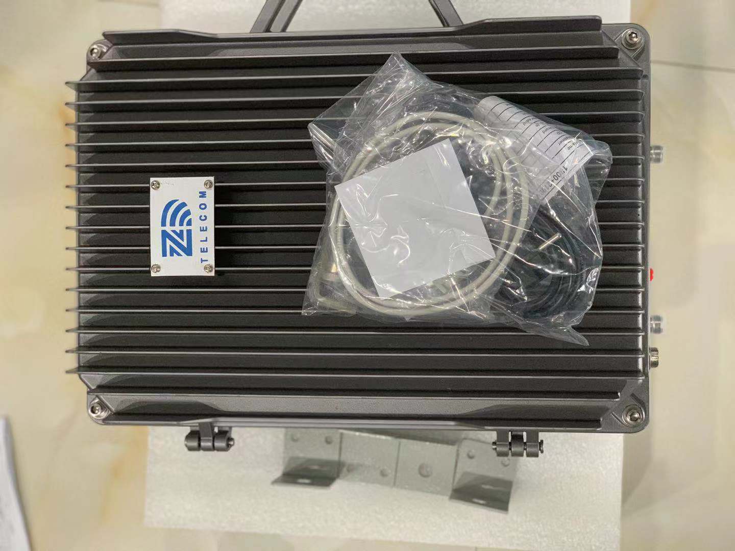 DCS / WCDMA Fiber Optic Signal Amplifier 43dBm Gain Line Amplifier Easy Installation