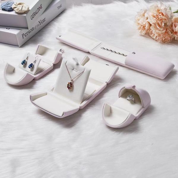 Pendant Necklace Paper Jewellery Packaging 10x10x3.5cm Velvet Engagement Ring Box