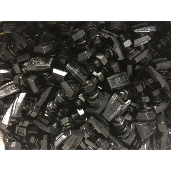 Elevator Parts Elevator Guide Rail Clip , T Type Rail Clip T1 T2 T3 T4 T5