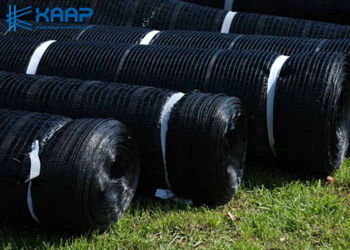 China 50gsm-350 Gsm Plastic Coated Wire Mesh Panels Well Knitted Heat Reduction wholesale