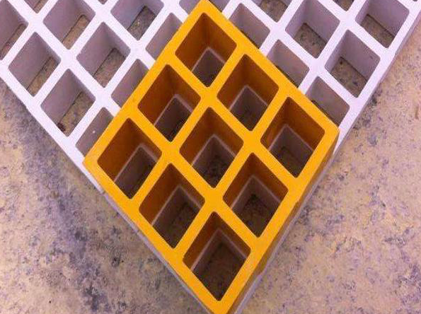 Customized FRP Molded Grating Fibreglass Walkway Mesh For Breeding Ground