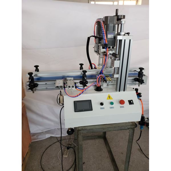 Factory Direct Sales New Design Pneumatic Tabletop Automatic Trigger Spray Capper Machine Plastic Bottle Jar Capping Machine