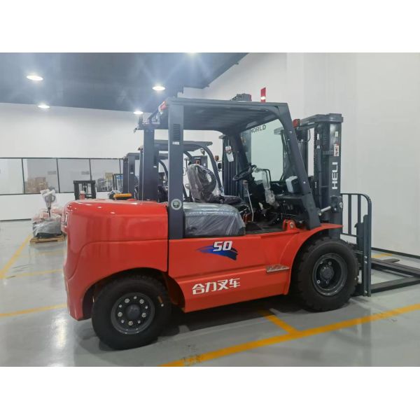 5 Tons Heli 50 Forklift Diesel Lifting Machine 3 Meters Height 5000kg Weight