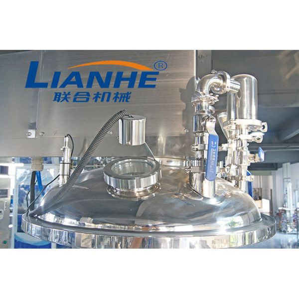 Double Shear Cream Vacuum Emulsifier Mixer Machine 120 Degree PLC Control