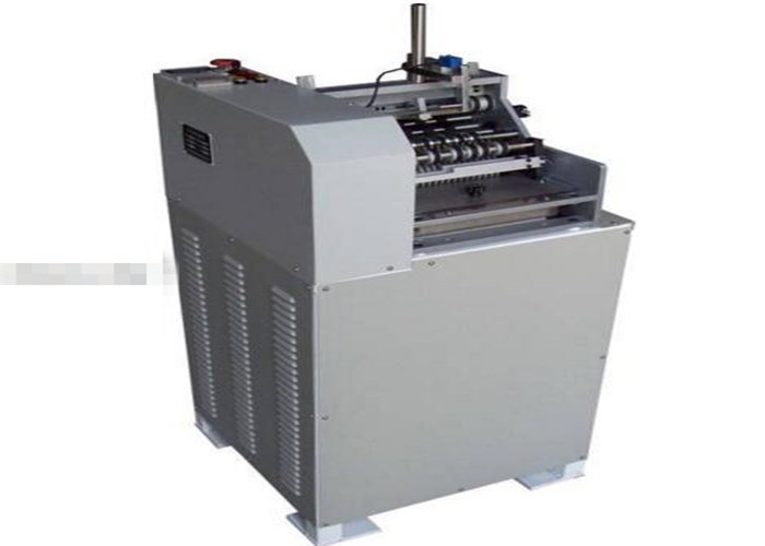 China Round Bottle Hot Glue Automatic Labeling Machine With Papery Labels wholesale