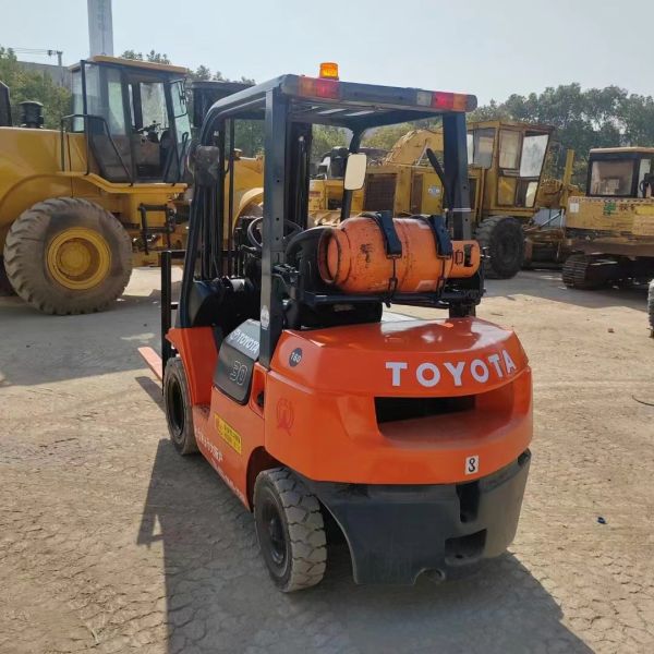 TOYOTA 30 Forklift LPG Dual Use Of Oil And Gas Toyota Forklift Second Hand