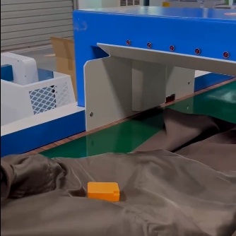 Needle Detector Machine Equipment Conveyor Speed About 30m/Min Conveyor For Clothes Products Textiles