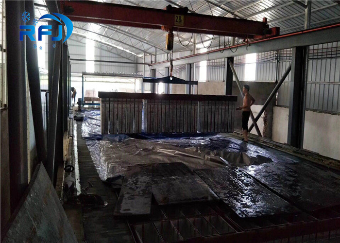 China Hot Gas Defrost Way Clear Block Ice Machine Small Business 200kg/48h 1 Year Warranty wholesale