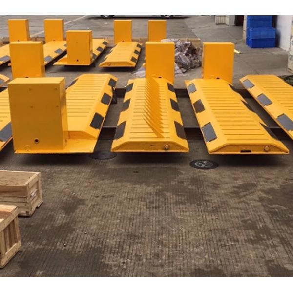 Residence Remote Control Parking Bollards , Tyre Killer Barriers Black Reflective Film