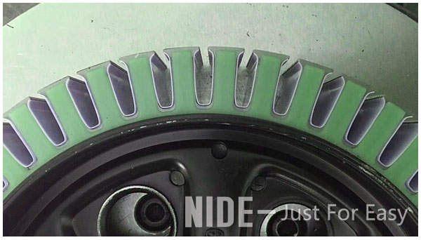 New energy vehicles motor stator slot paper insertion machine.jpg