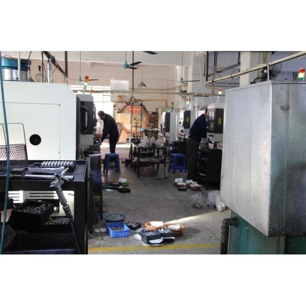 High Strength and Toughness Cold Heading Tungsten Carbide Square Head Clamp 6