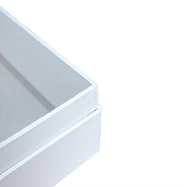 Ecommerce ODM CMYK White Cardboard Gift Box With Metal Button