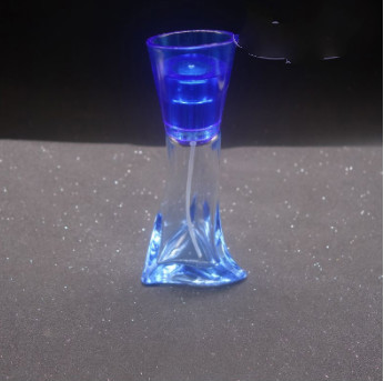 Fashion Triangle Shape Transparent Hot Sale Perfume Bottle