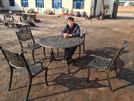 Black Wrought Iron Round Metal Tree Seat Cast Iron Patio Bench Painting Finishing