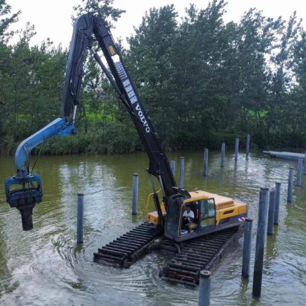 Marine Grade Steel Amphibious Excavator Pontoon Undercarriage For Swamp