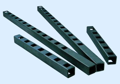 TECHNICAL CERAMICS USED FOR THE PRODUCTION OF REFRACTORY PRODUCTS INCLUDING LINING AND FITTINGS FOR FURNACE EQUIPMENT