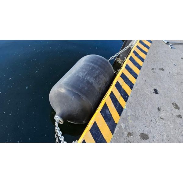 Foam Fender With A Diameter Of 1 M And A Length Of 2 M