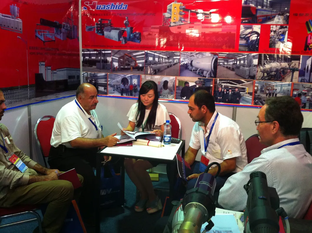 Plastic Extrusion Machine PE Heat Shrinkable Sleeve and Election- Fusion Tape Production Line