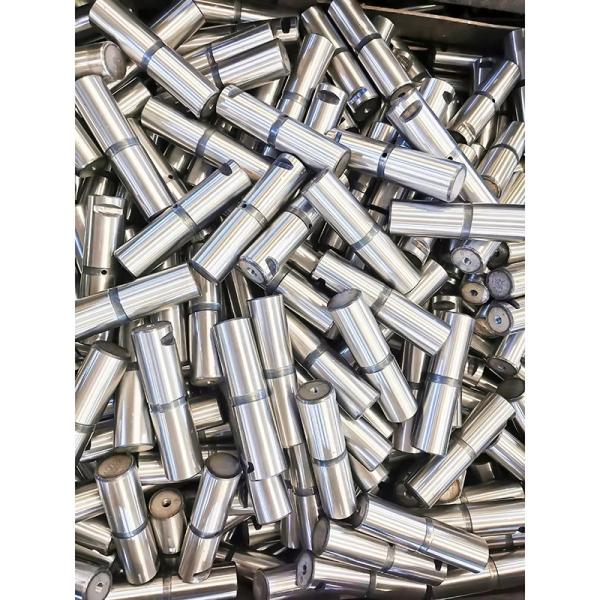 Heavy Truck Suspension System Parts Steel Rear Bracket Pin Spring Pin ∅35x165mm ∅25x125mm 45#Steel 9513610341/1513610160/1513610170