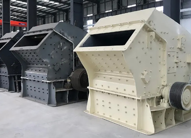 Clay Rock Stone Mill Crushing Machine Limestone Gravel 70t/H 45kw