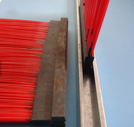 Metal Support Plastic Strip 3x4mm Red PP Fiber Forklift Brush Attachment