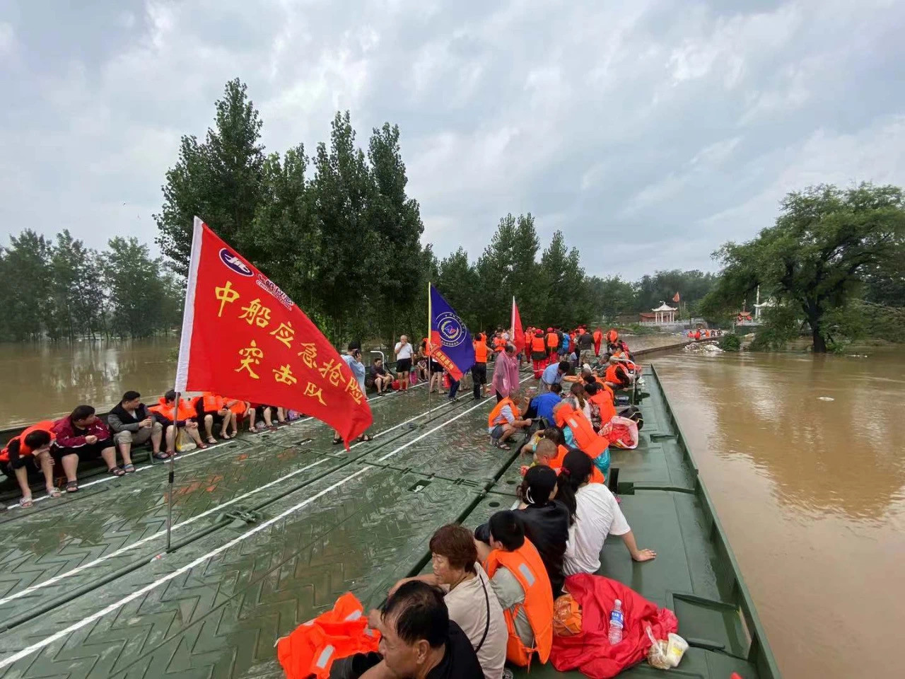 104m Temporary Floating Bridge Tracked Load 60t Fast Erectiion Emergency Equipment