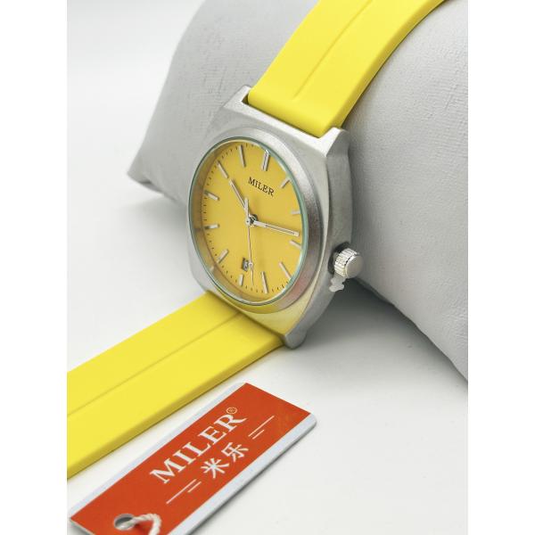 Factory Wholesale Waterproof Silicon Strap Watch Quartz Movement Men's Digital Sports Watches