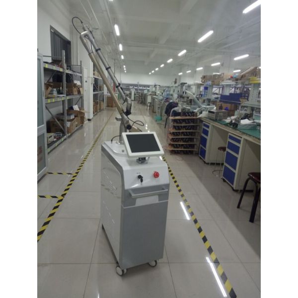 Professional clinic use Q Switch ND yag laser tattoo removal machine