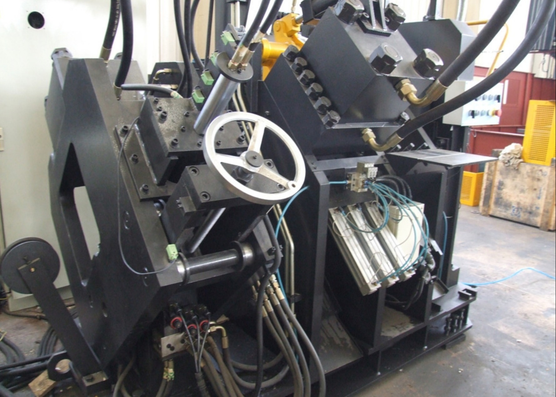 1000KN Cutting Force CNC Punching And Shearing Equipment Line ∟40×40×3～∟100×100×10mm Angle Size