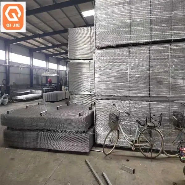 PVC Coated Welded Wire Fence Mesh Panels Rolls Price for Garden Agriculture Poultry