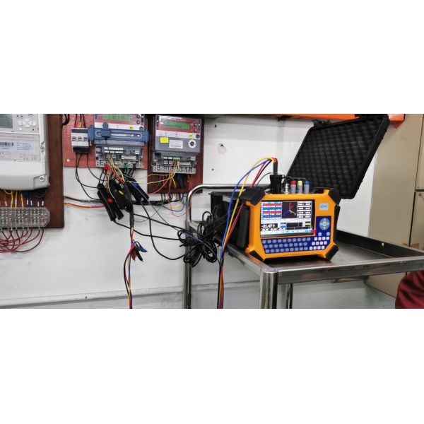 Three Phase Portable Reference Standard with 0.05% High Accuracy for Meter Calibration