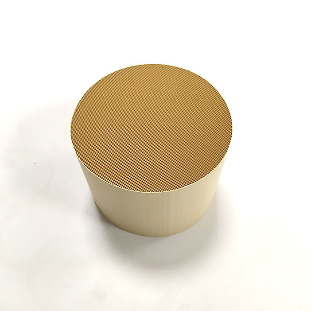 China Ceramic Honeycomb Substrate for Catalytic Converters | Meets EURO 6/VI Emission Standards on sale
