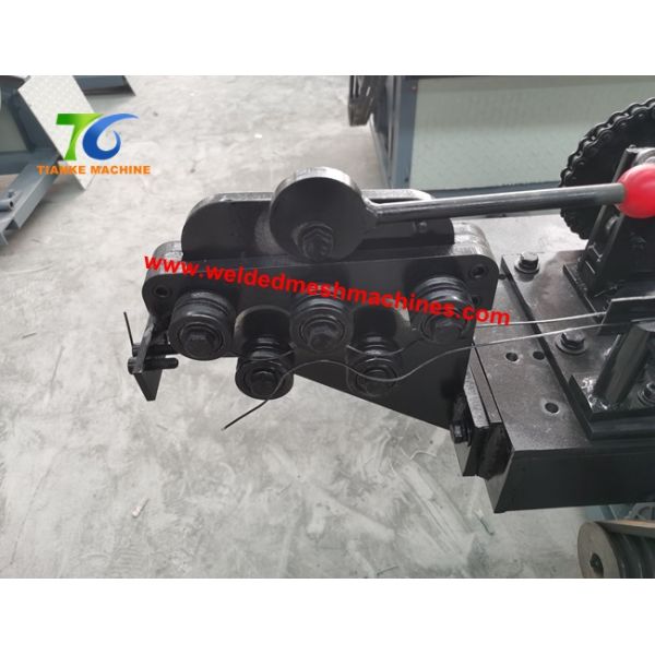 Double Twist Barbed Wire Making Machine