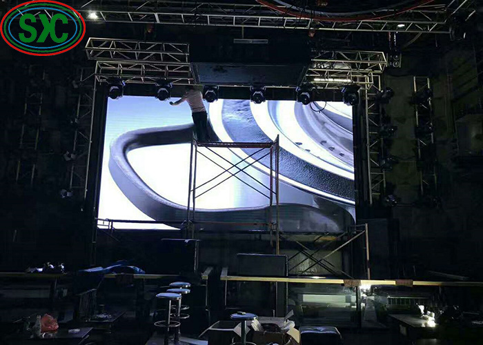 COB P2.5Suspended LED Display Die-Cast Aluminum Cabinet 40000 Points/Square Meter