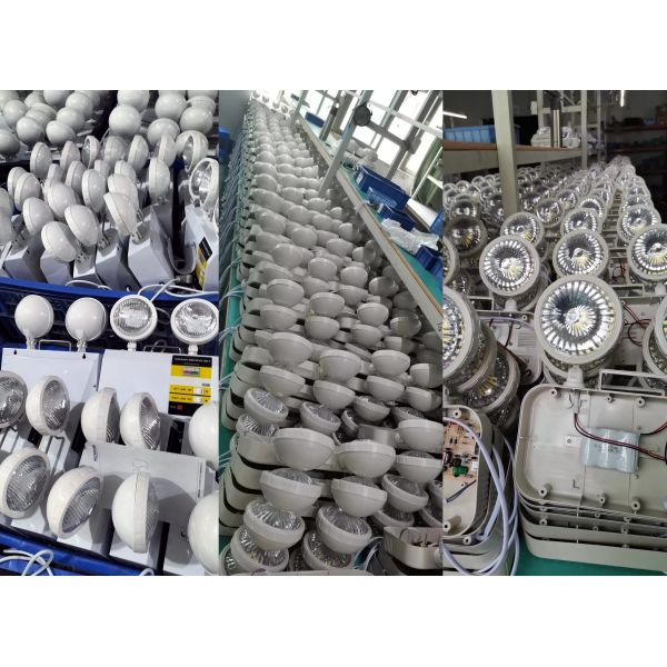 Lithium Battery 3.7v 2600mah Outdoor Emergency Exit Light Die Cast Aluminum And Tempered Glass