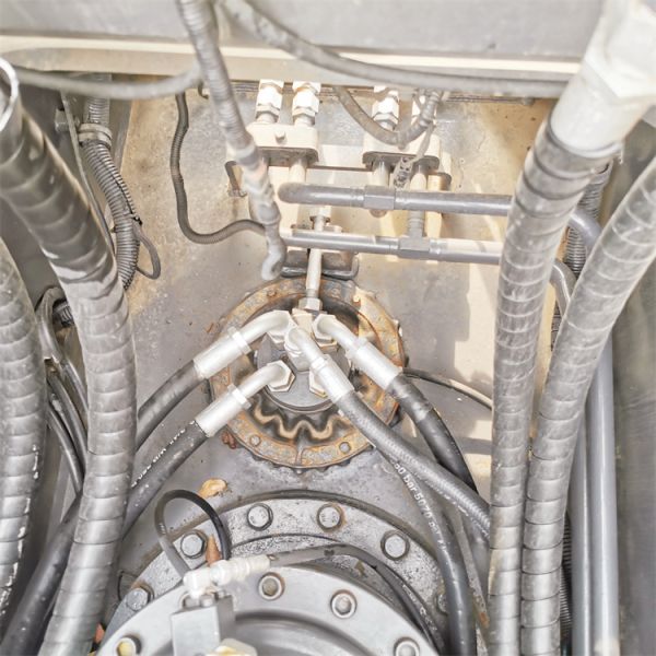 Original Hydraulic Pump Used 24 Ton Volvo EC240 Excavator in Good Condition from Korea