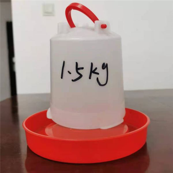 1.5L Poultry Bucket Drinker For Baby Chicken Broiler Layer Breeder