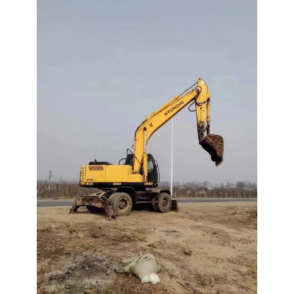 Hyundai Wheeled Excavator Available For A Good Price And In Great Condition