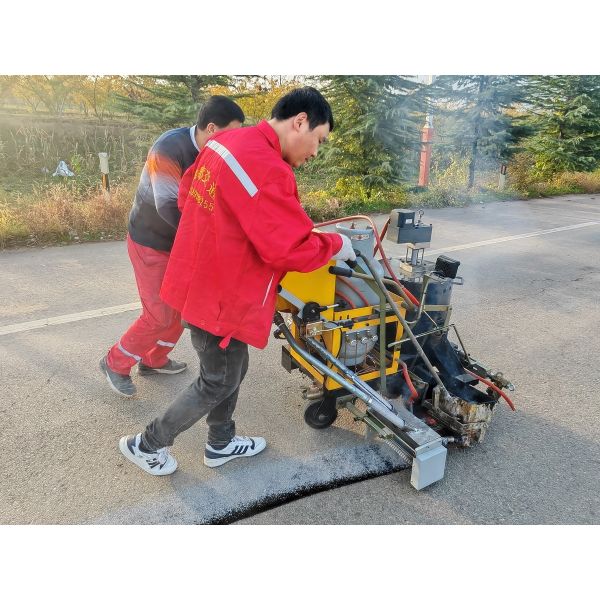 Thermoplatic Seal Machine For Repairing Road Crack