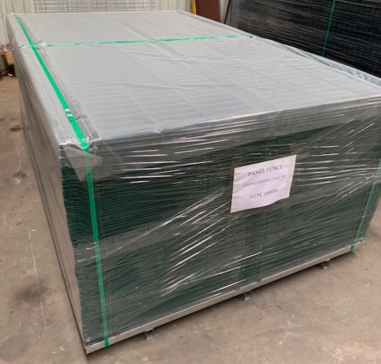 50 X 200mm PVC Coated Welded Wire Mesh 1550mm Height Metal Security Fence Panels