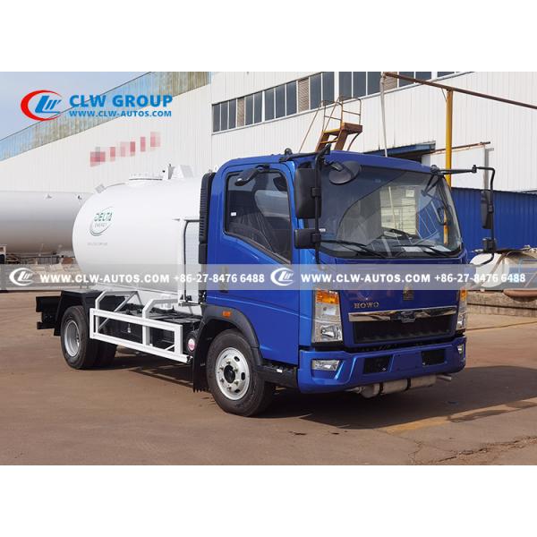 HOWO 5000liters 2.5T LPG Bobtail Truck With Dispenser Cooking Gas Tanker